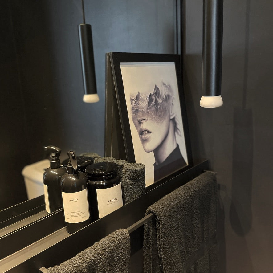 estantes / cenefas / iluminación / toalleros / mesadas